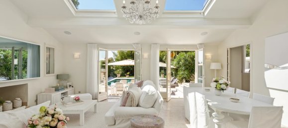 4 bedrooms Commercial property in Antibes, France No. 1443 6