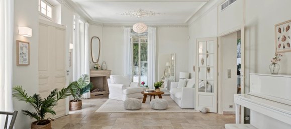 4 bedrooms Commercial property in Antibes, France No. 1443 5