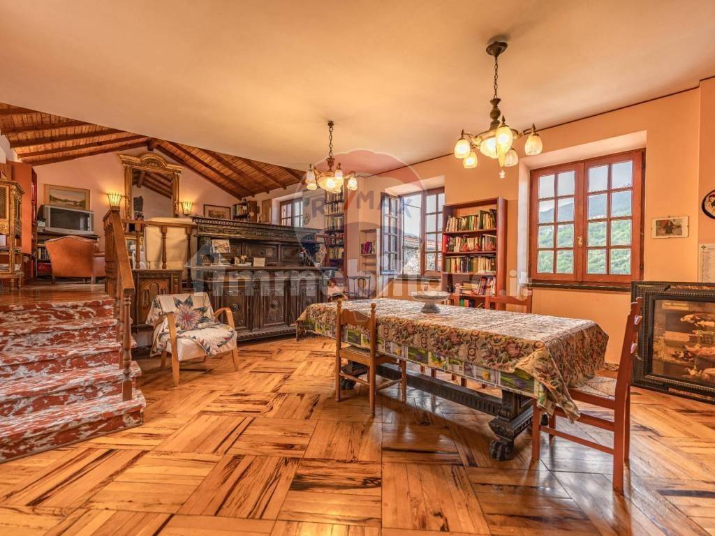 Дом с 6 спальнями в Ноли, Италия № 192090