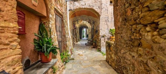 Дом с 6 спальнями в Ноли, Италия № 192090 43