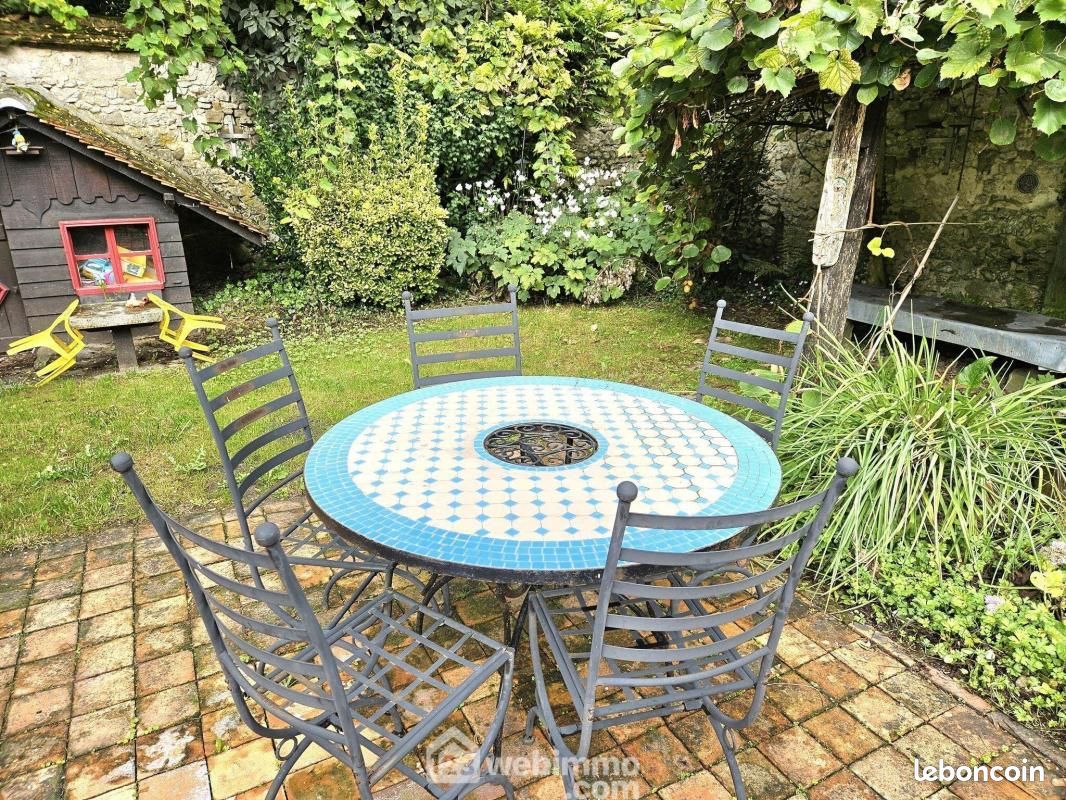 4 bedrooms Townhouse in Seine-et-Marne, France No. 137981