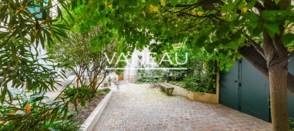 2 rooms Apartment in Paris, France No. 163237 3