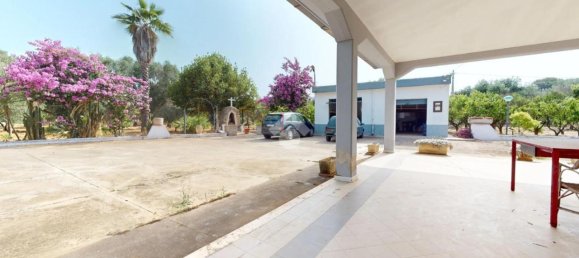 5 rooms Villa in Francavilla Fontana, Italy No. 21117 2