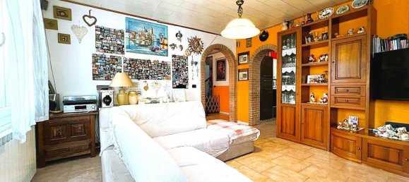 8-Zimmer Haus in Gruaro, Italy, Nr. 142829 6