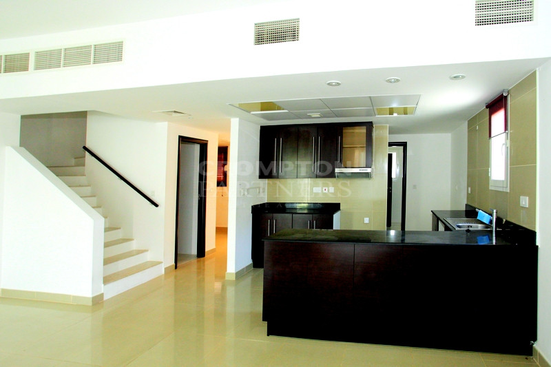 4 bedrooms Villa in Al Reef, UAE No. 68442