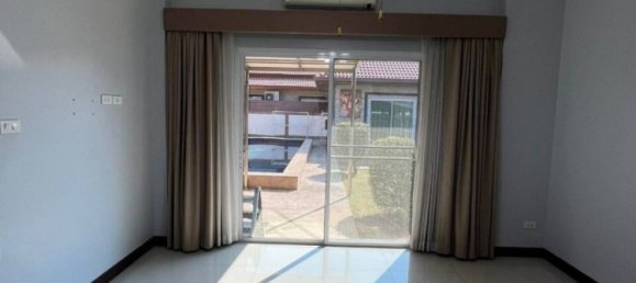 3 bedrooms Villa in Bang Lamung, Thailand No. 17981 2