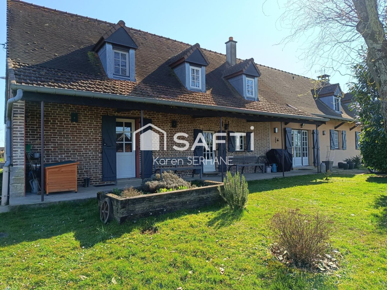 3 bedrooms House in Saint-Germain-du-Bois, France No. 200400