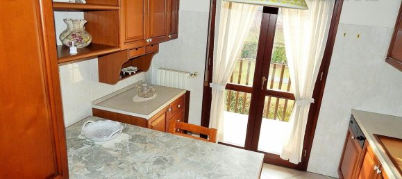 3 rooms Apartment in Renate, Italy No. 165038 9