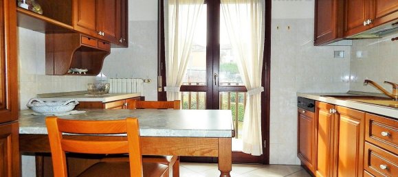 3 rooms Apartment in Renate, Italy No. 165038 8