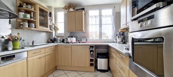 3 Schlafzimmer Wohnung in Le Bourget, France, Nr. 136220 6