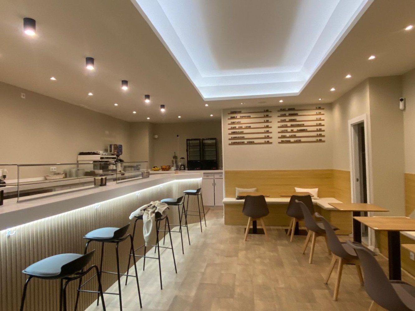 67m² Commercial property in Vitoria-Gasteiz, Spain No. 191147