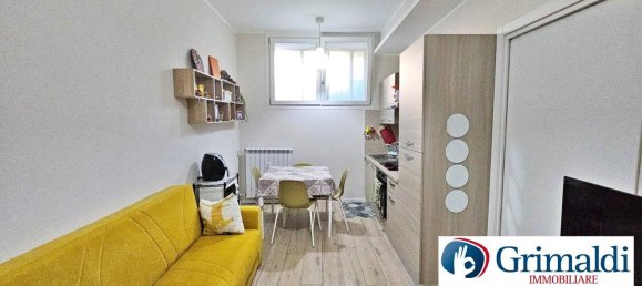 1 bedroom Apartment in Milan, Italy No. 247508 2