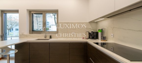 4 bedrooms Villa in Senhora da Hora, Portugal No. 115364 9