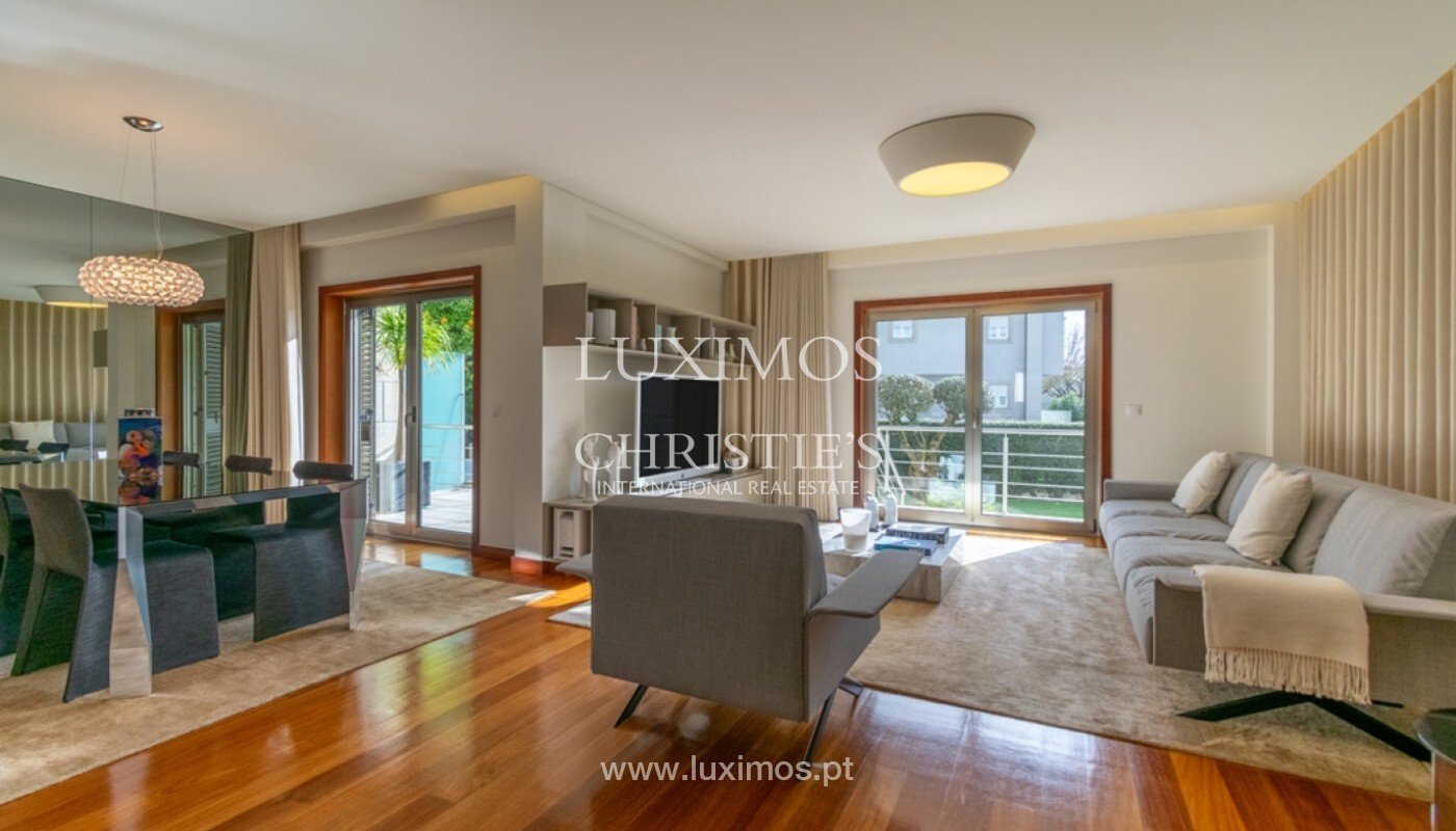 4 bedrooms Villa in Senhora da Hora, Portugal No. 115364