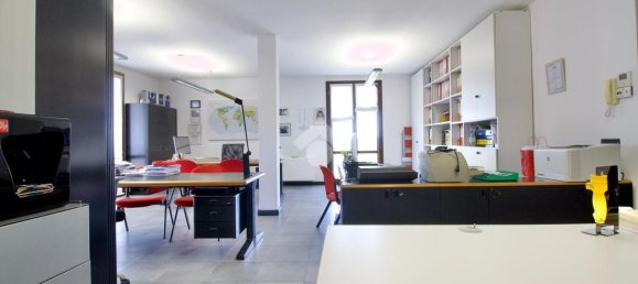 73m² Office in Reggio Emilia, Italy No. 370871 26