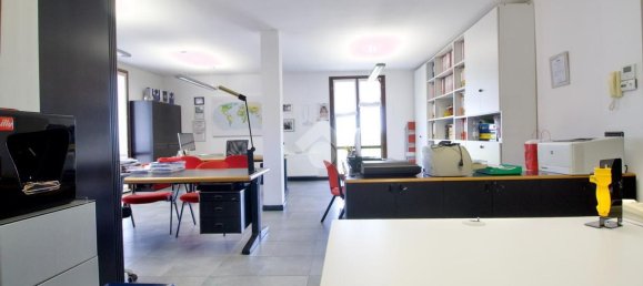 73m² Office in Reggio Emilia, Italy No. 370871 25