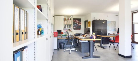 73m² Office in Reggio Emilia, Italy No. 370871 4