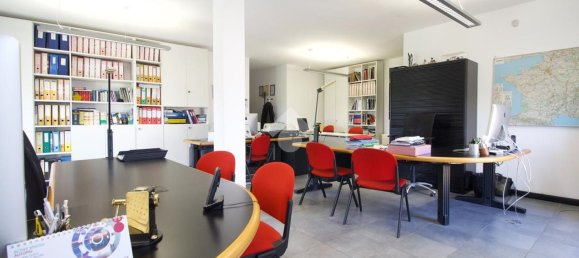 73m² Office in Reggio Emilia, Italy No. 370871 11