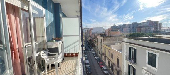 Квартира с 2 спальнями в Бари, Италия № 21790 3