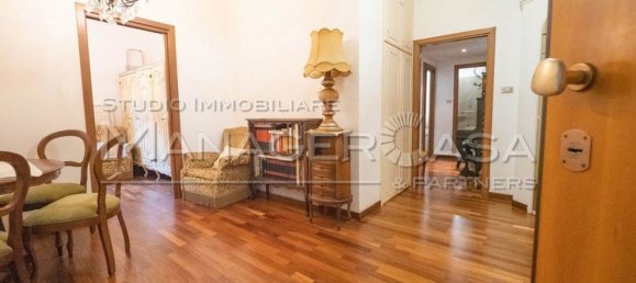 3 rooms Apartment in Genoa, Italy No. 35878 2