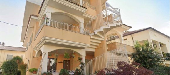 Apartamento de 2 dormitorios en Tortoreto, Italy No. 95367 5