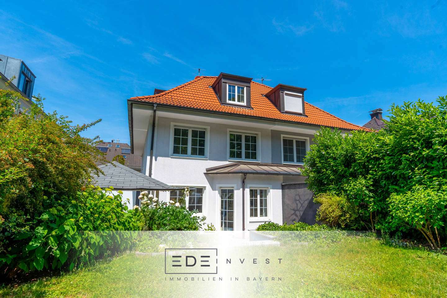 3 bedrooms Townhouse in Munich, Germany No. 320013