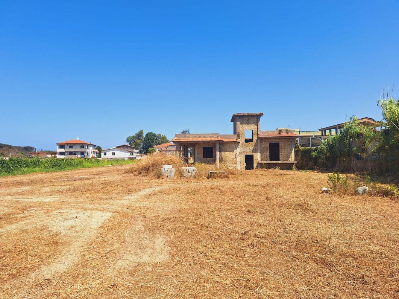 Villa de 6 habitaciónes en Giugliano in Campania, Italy No. 261129