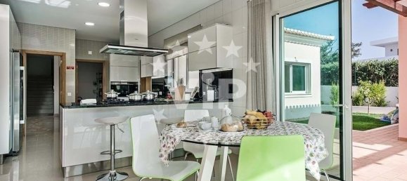 6 Schlafzimmer Villa in Albufeira, Portugal, Nr. 136902 9