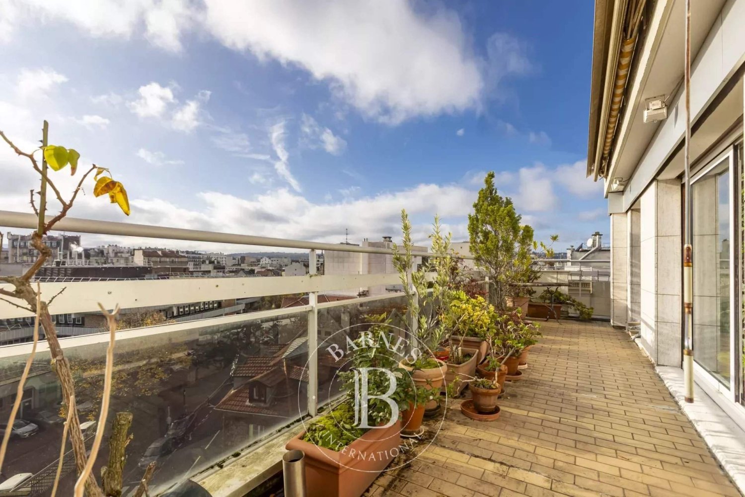 3 bedrooms Apartment in Boulogne-Billancourt, France No. 163780