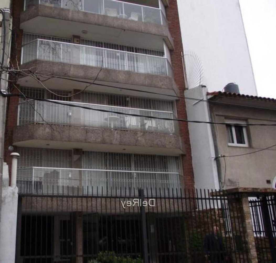 3 bedrooms Apartment in Montevideo, Uruguay No. 11804
