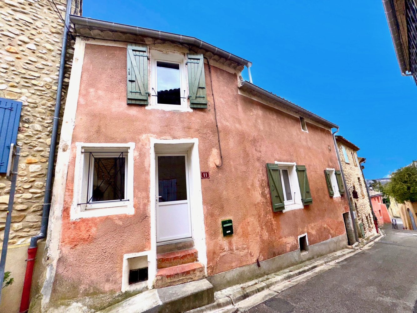 3 bedrooms Townhouse in Vaison-la-Romaine, France No. 190779