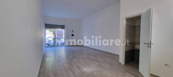 Imóvel comercial de 1 divisão em Bellizzi, Italy N.º 214056 7