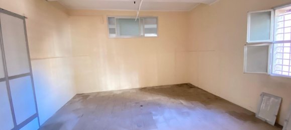 110m² Commercial property in Messina, Italy No. 150271 3