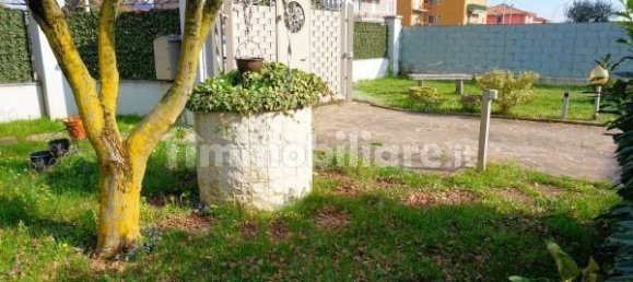 Вилла с 6 спальнями в Бонате Сопра, Италия № 374095 2