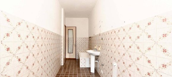 3 rooms Apartment in Bricherasio, Italy No. 29726 15