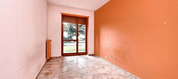3 rooms Apartment in Bricherasio, Italy No. 29726 7