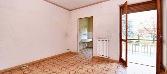 3 rooms Apartment in Bricherasio, Italy No. 29726 3