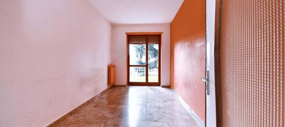 3 rooms Apartment in Bricherasio, Italy No. 29726 5