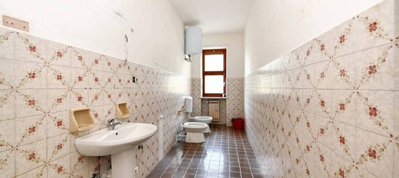 3 rooms Apartment in Bricherasio, Italy No. 29726 14