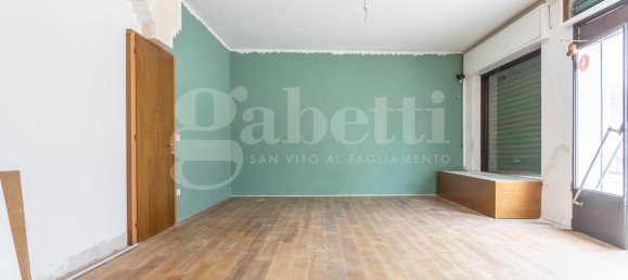 2غرفة عقار تجاري في Pordenone, Italy رقم 351384 11