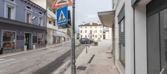 2غرفة عقار تجاري في Pordenone, Italy رقم 351384 17