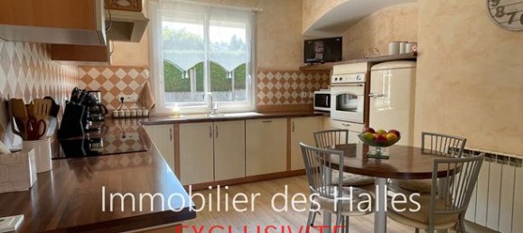 2 bedrooms House in Mayenne, France No. 301946 3