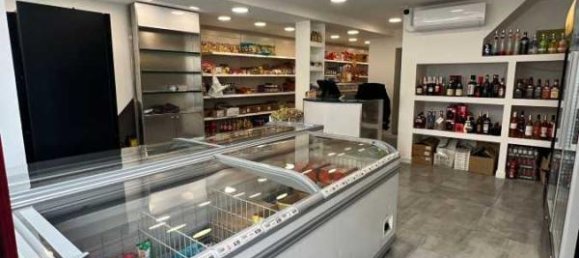 Edificio de 5 habitaciónes en Chateauroux, France No. 230003 3