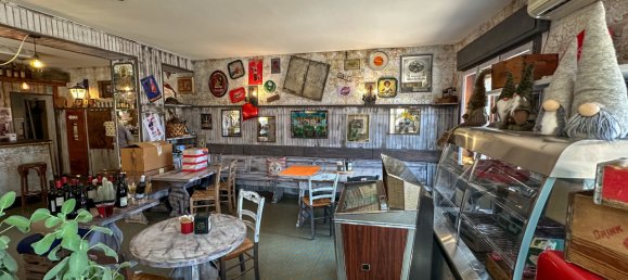 131m² Commercial property in Udine, Italy No. 145629 11