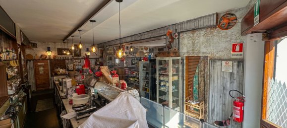 131m² Commercial property in Udine, Italy No. 145629 9