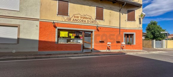 131m² Commercial property in Udine, Italy No. 145629 4