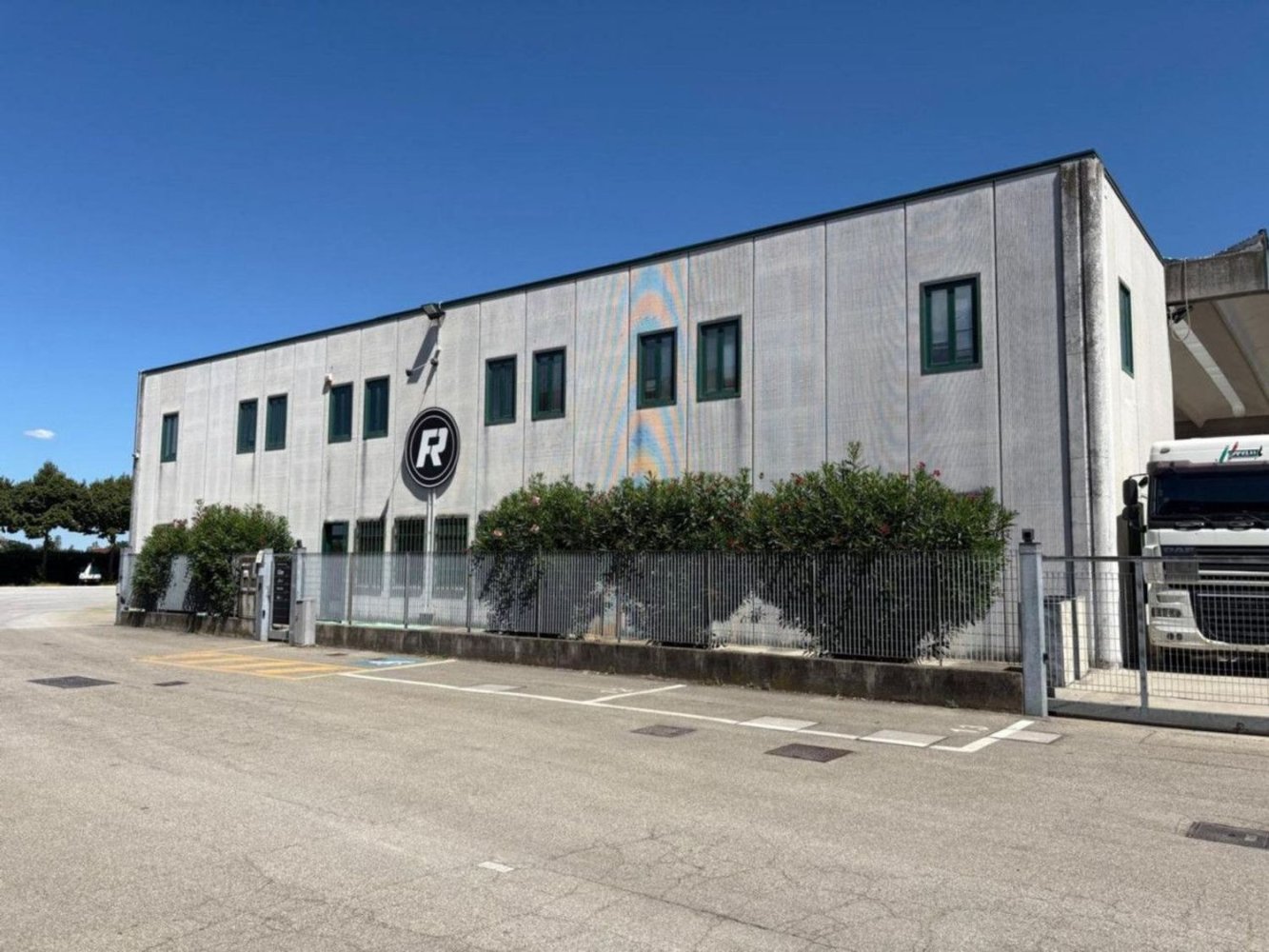 3000m² Warehouse in Faenza, Italy No. 289603