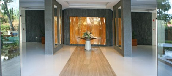 3 bedrooms Apartment in Limassol, Cyprus No. 12613 8