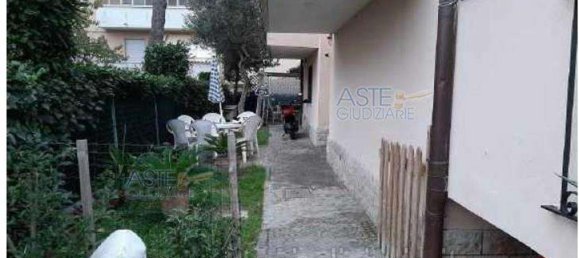 8-Zimmer Haus in San Giovanni in Marignano, Italy, Nr. 12155 35