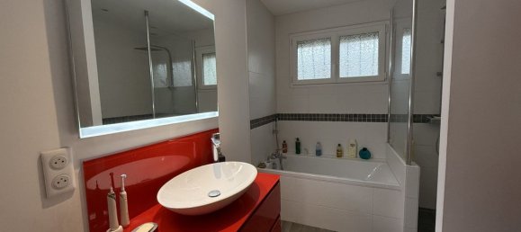 3 bedrooms House in Saint-Jean-le-Blanc, France No. 158385 7